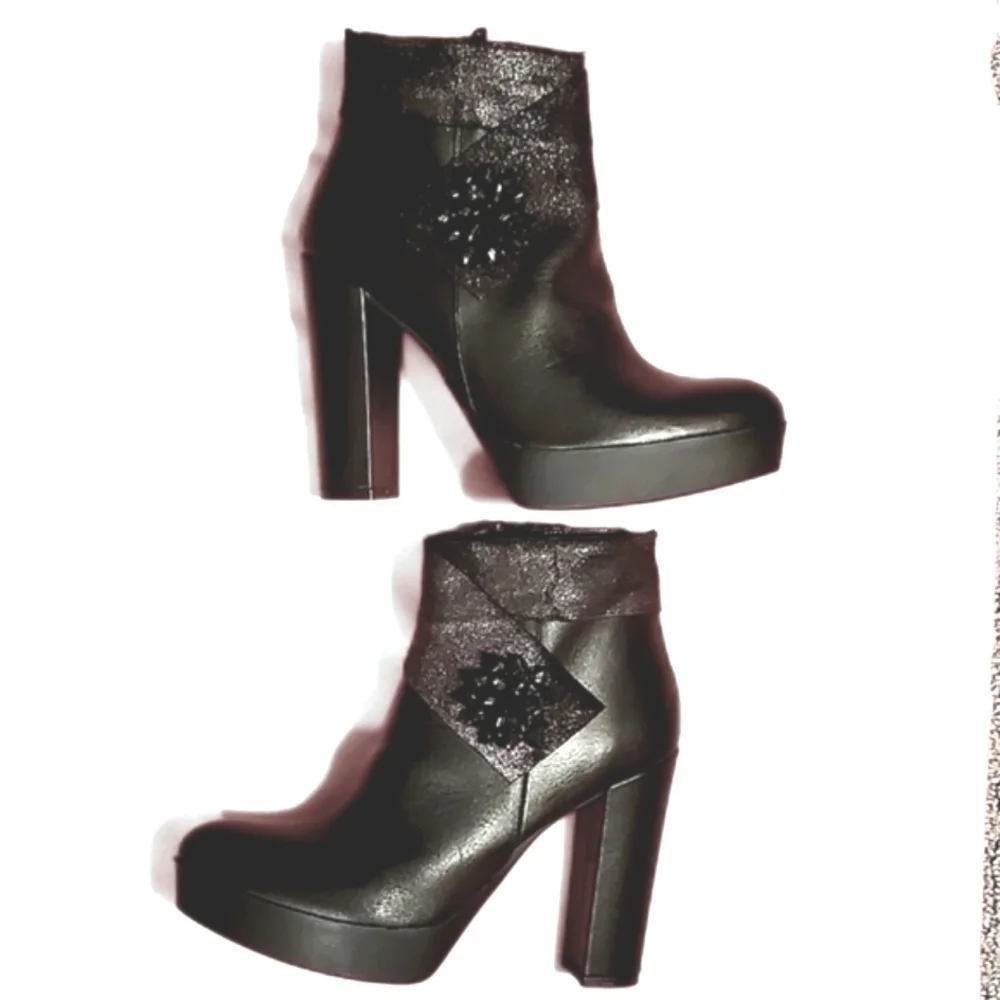 Black Smooth Leather Boots Platform Chunky Heel Zip-Up Side Embellished Size 39 - Picture 2 of 4